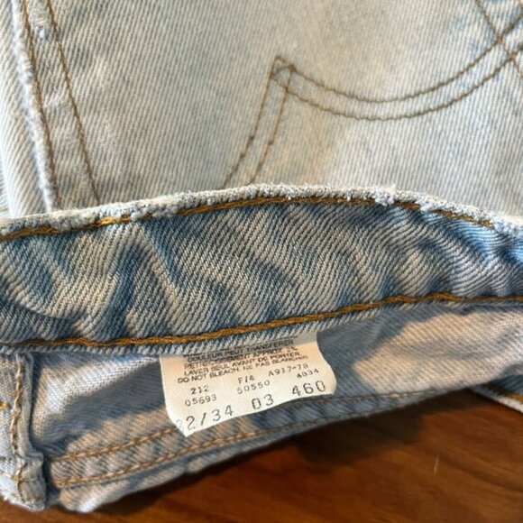 Vintage Levis 32 Light Wash Cutoff Jean Shorts - Picture 3 of 4
